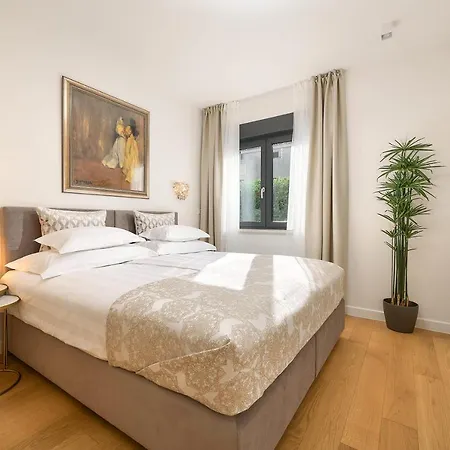 K Luxury Apartment